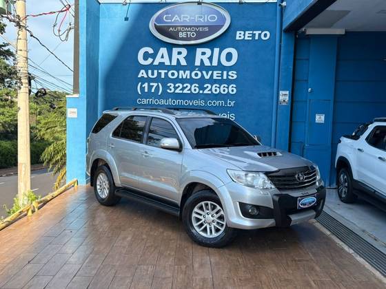 TOYOTA HILUX SW4 3.0 SRV 4X4 7 LUGARES 16V TURBO INTERCOOLER DIESEL 4P AUTOMÁTICO